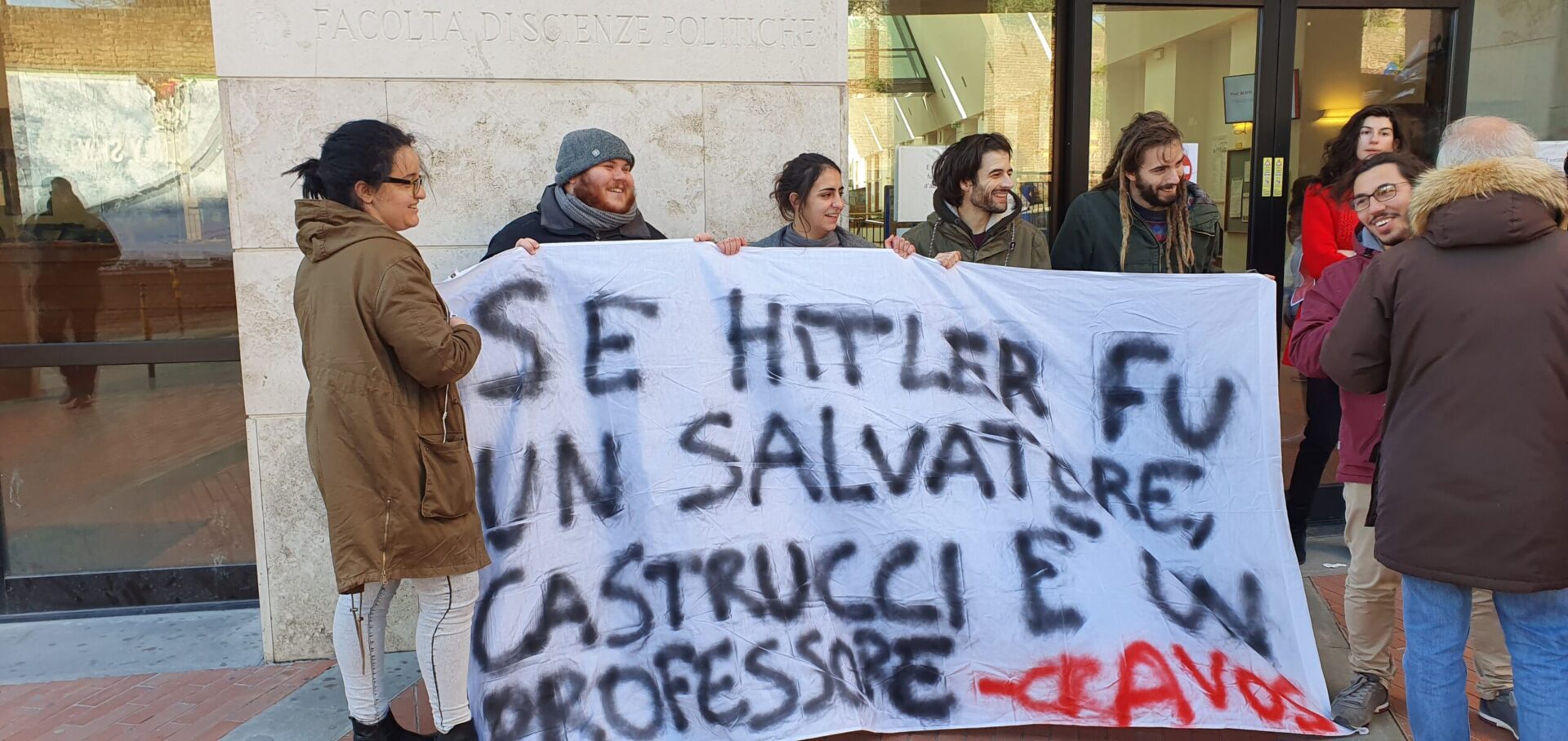Tweet filonazisti. Il 17/12 la nomina della Commissione disciplinare. I colleghi di Giurisprudenza chiedono sanzione per prof