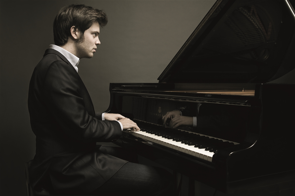 L’arte del jazz. Alessandro Lanzoni piano solo al Dietro Le Quinte