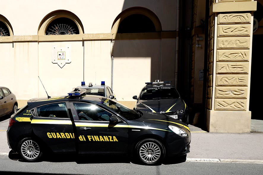 Lavoro domestico a nero. Siena, badante non dichiara oltre 53mila euro. Smascherata dalla Gdf