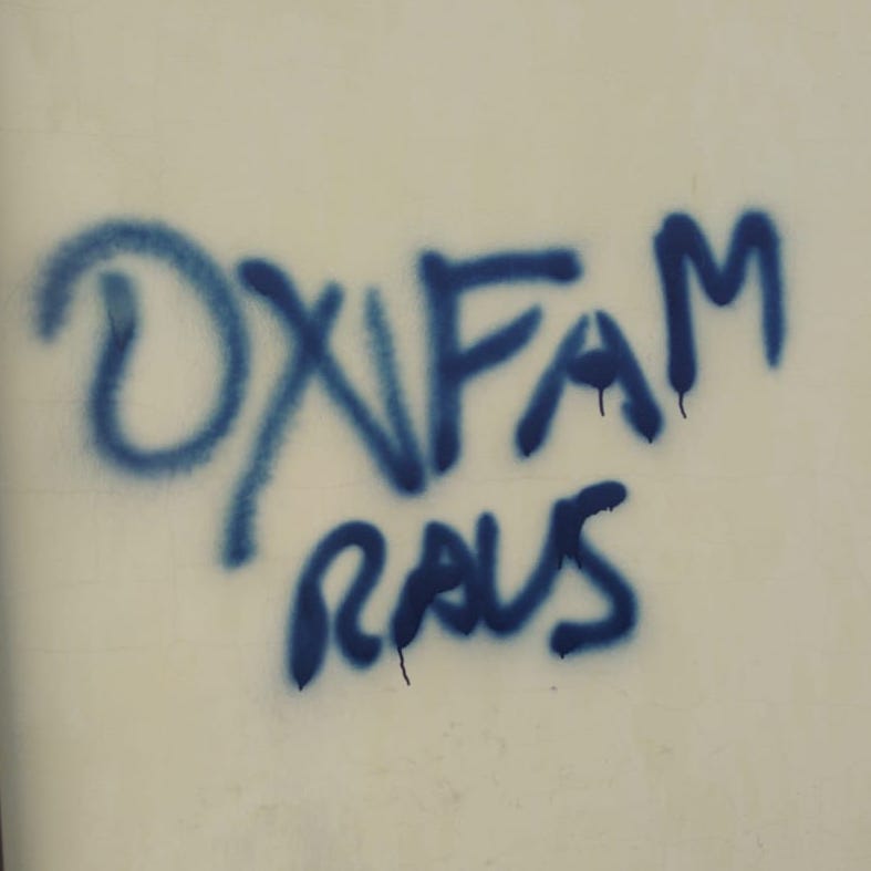 Attacco alla Ong. Scritta intimidatoria sul muro della sede Oxfam