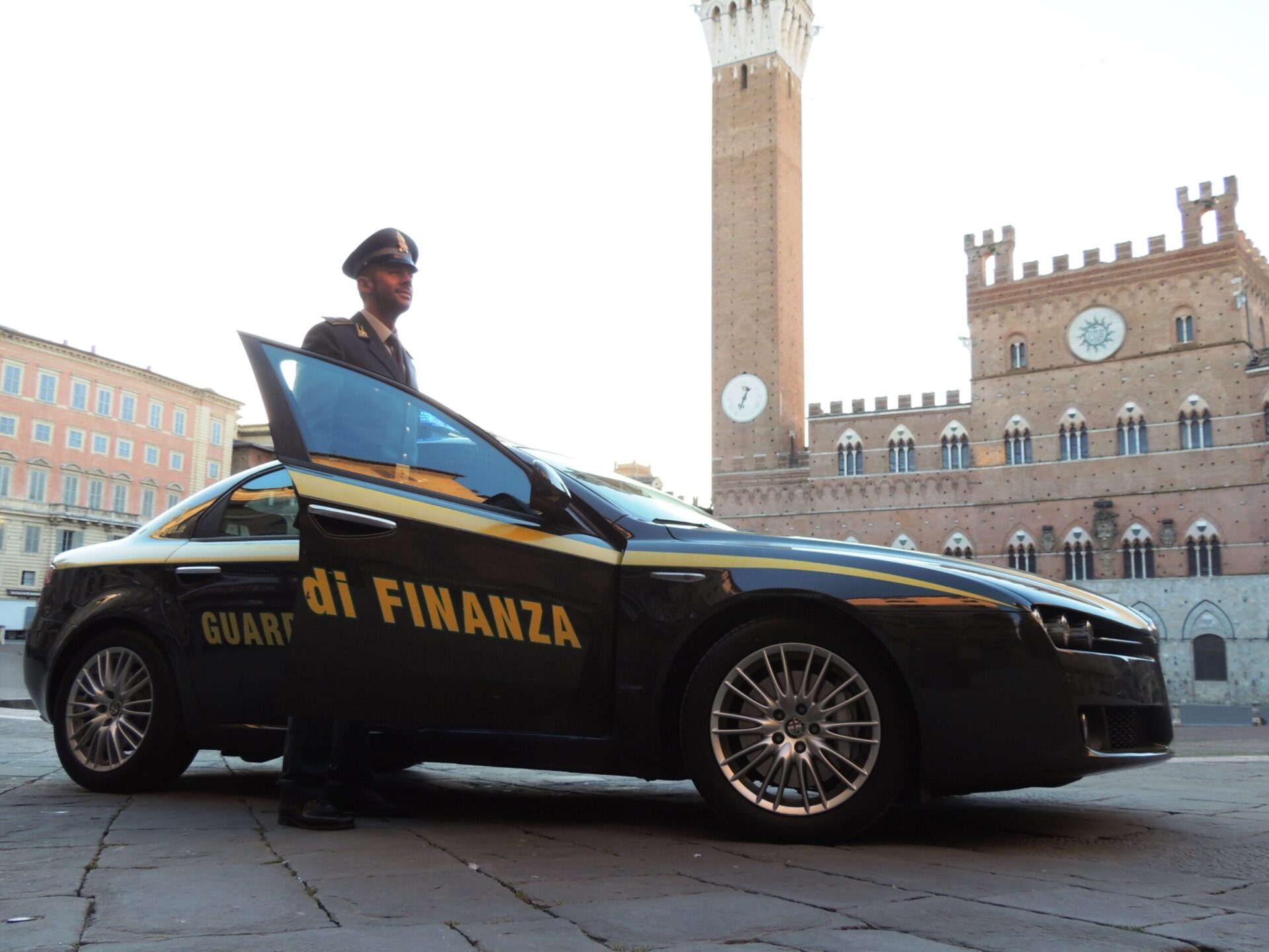 Coronavirus. Clandestino girovagava per Siena, denunciato dalla Gdf