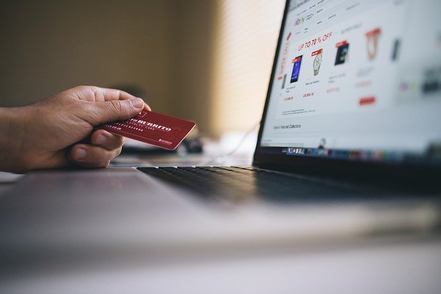 Black Friday? A Castiglion Fiorentino il venerdì non sarà “nero” ma “vero”, 70 i negozi aderenti al progetto