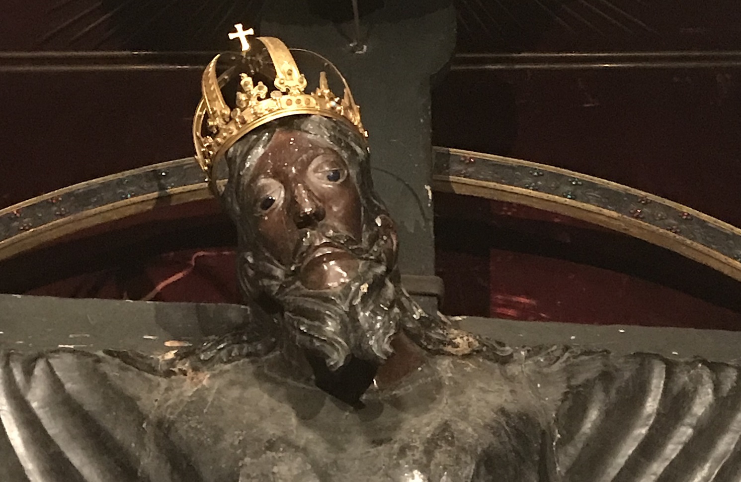 Eccezionale scoperta. Il Volto Santo di Lucca è originale, non una replica. E’ la più antica scultura lignea dell’Occidente