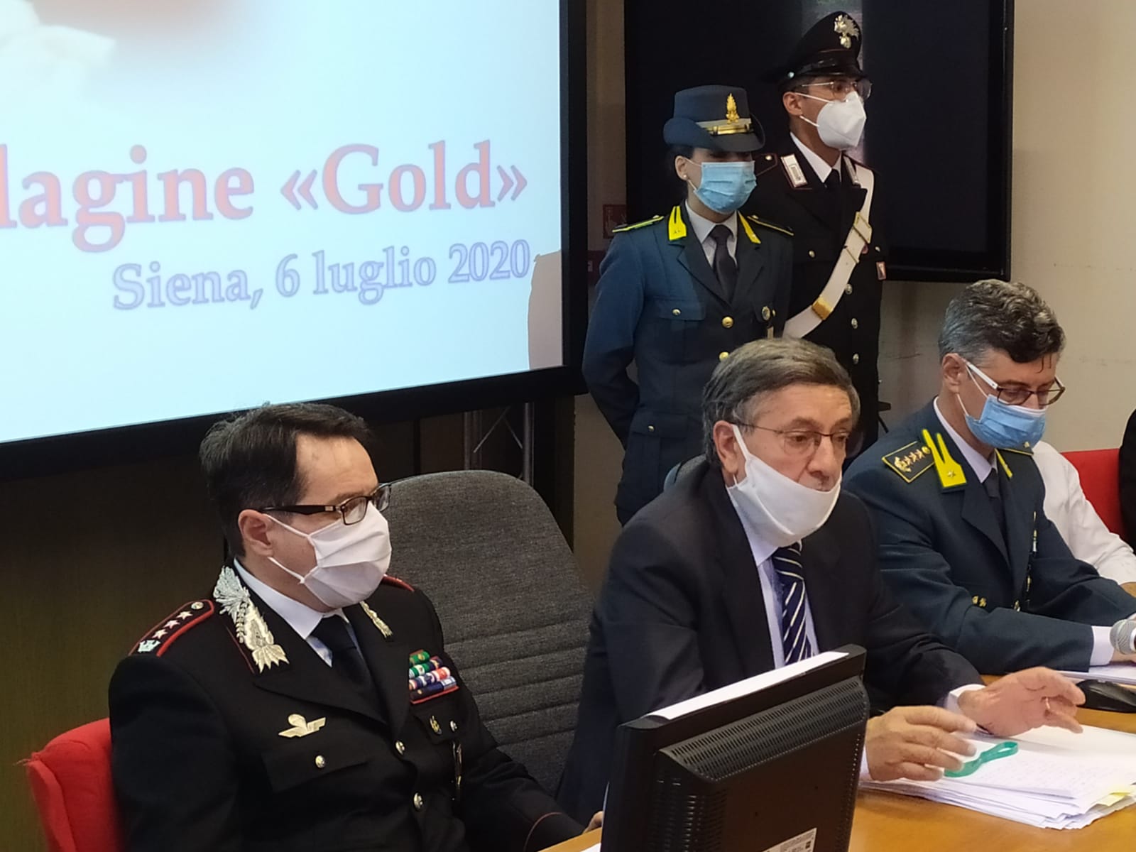 Giro di usura tra le province di Siena e Arezzo. Due arresti, sequestri per 700 mila euro