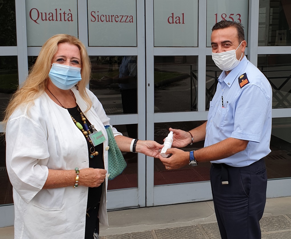 Coronavirus. Il Farmaceutico Militare dona il disinfettante per le persone con SLA