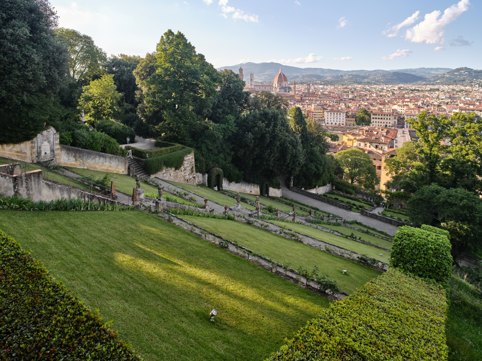 Elogio della biodiversità. Firenze svela la sua anima verde, una guida alla scoperta dei giardini cittadini