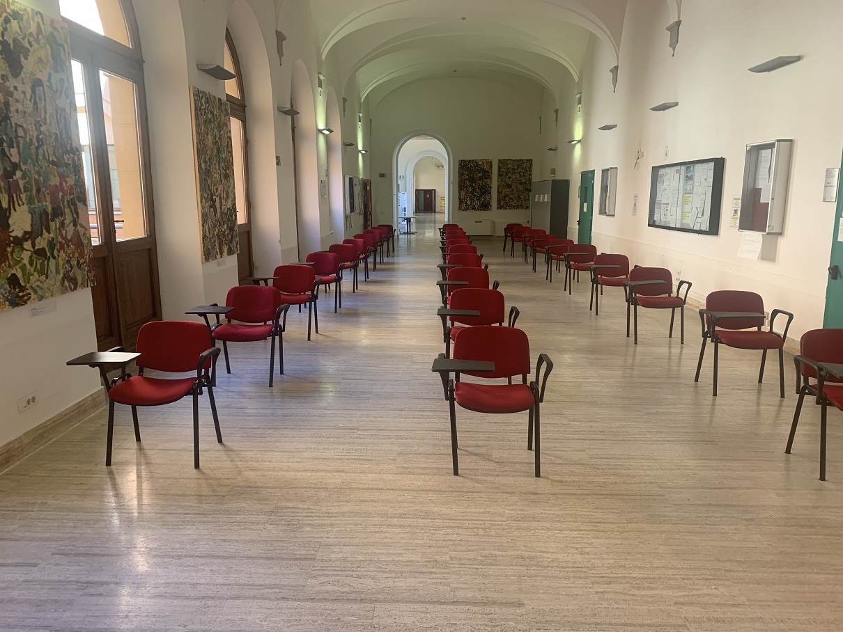 Università e coronavirus. Banchi distanziati e mascherina obbligatoria per il test di medicina