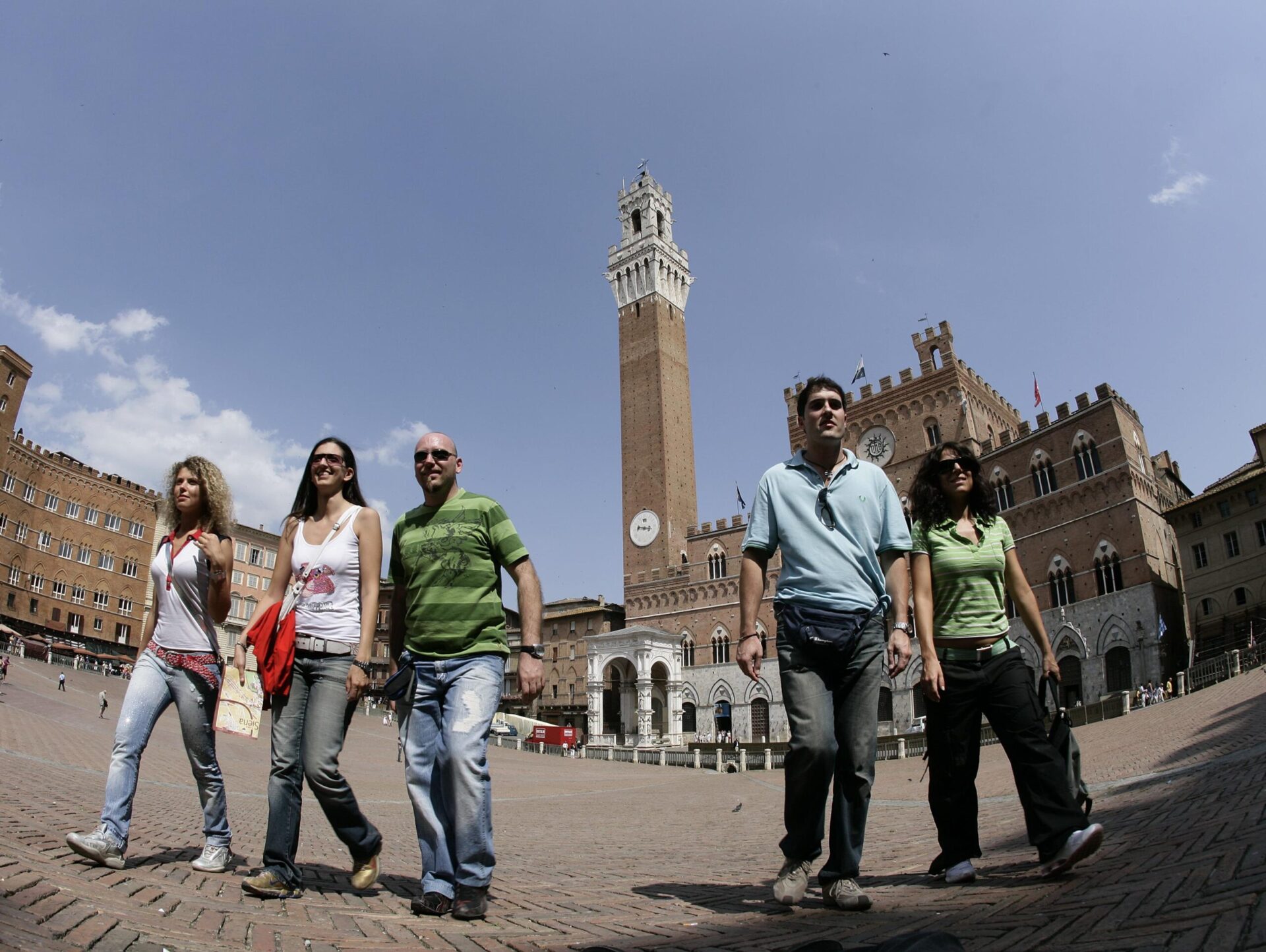 Come è green la mia città. Giornata Nazionale del Trekking Urbano, 70 località italiane svelano la loro anima verde