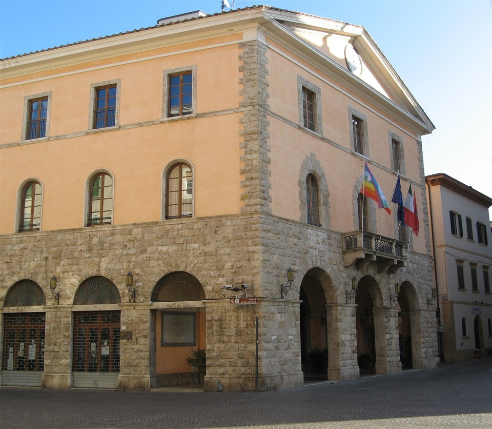 Nuovo look. Cambiano i nomi delle vie, iniziali maiuscole e niente abbreviazioni