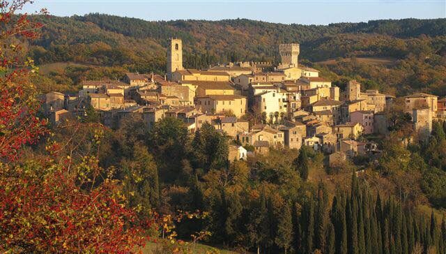 Fuga dalle città. La pandemia fa riscoprire i borghi. San Casciano dei Bagni: «Venite da noi per cambiare vita»