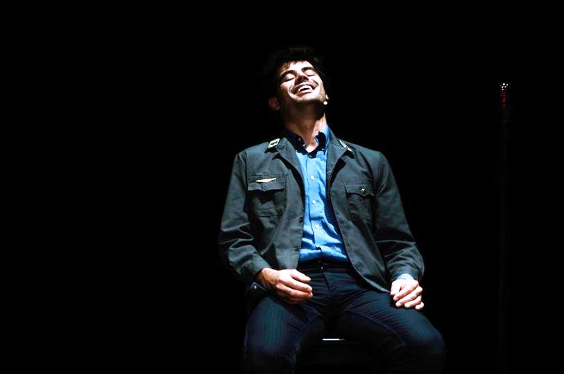Utopia del Buongusto. Al Teatro Verdi “Treni strettamente sorvegliati” con Marco Fiorentini