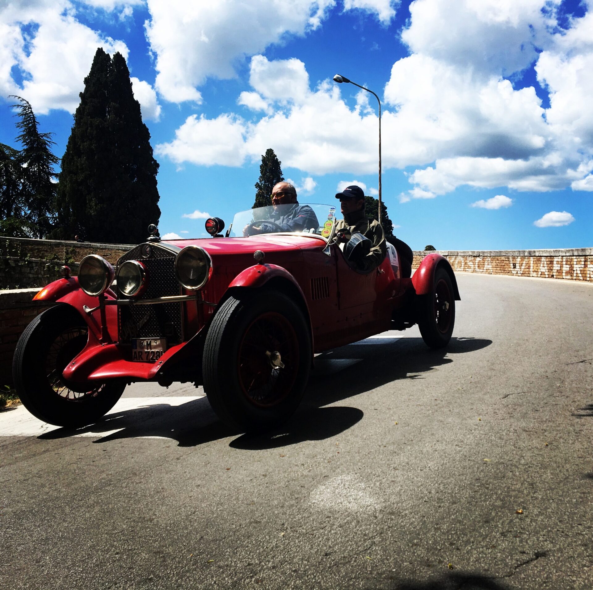 Mille Miglia senza Siena. I sindaci scrivono agli organizzatori: «Auspichiamo scelte basate su valori, altrimenti faremo nostre opportune valutazioni»