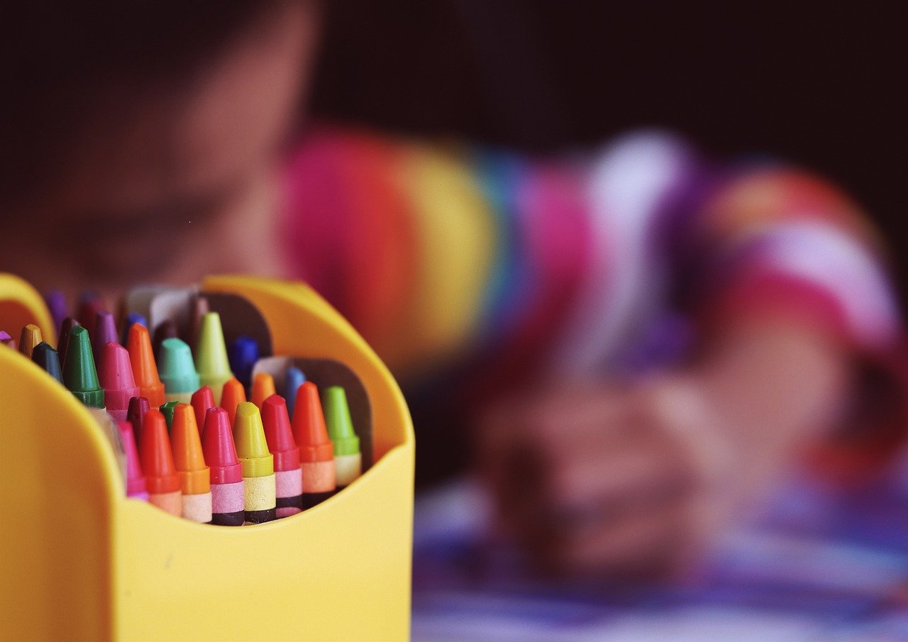 Pronte 136 mila confezioni di materiale scolastico per minori in difficoltà: l’iniziativa di Unicoop