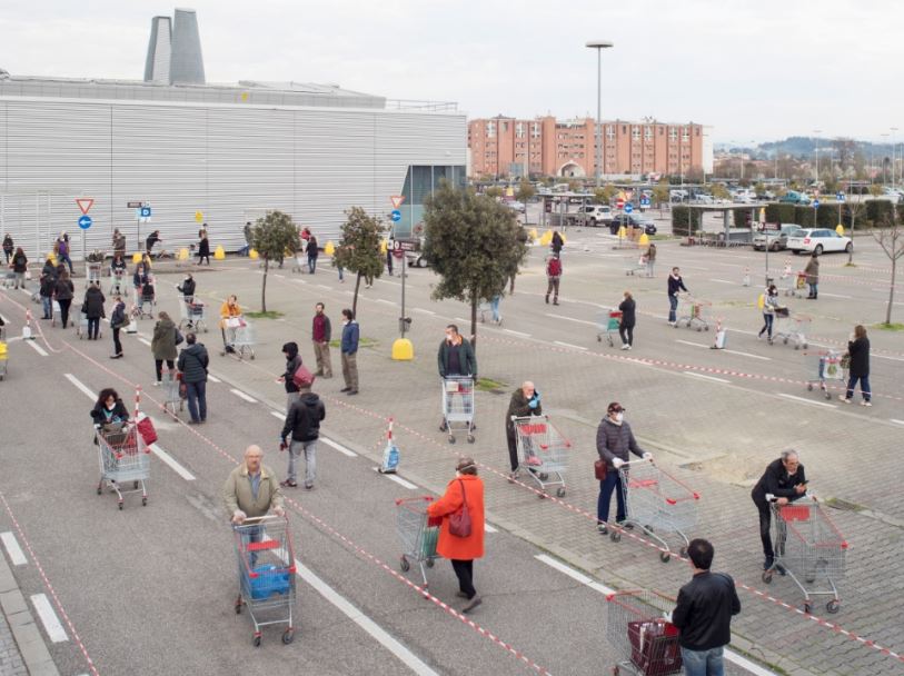 Firenze 2020. La città in lockdown raccontata in 45 scatti. Il ricavato per l’ospedale di Careggi