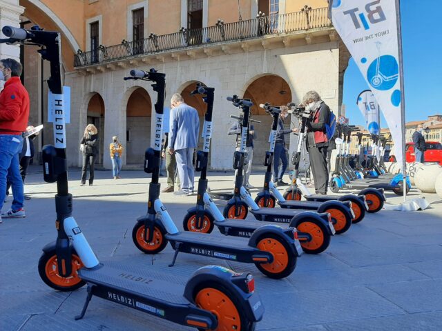 Sicurezza in monopattino. Al via la campagna per spiegare le regole per una corretta circolazione