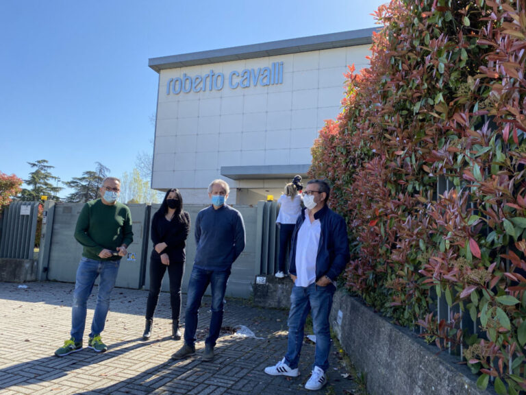 Roberto Cavalli, ultimo giorno a Sesto. Miriana: Questa fabbrica era la mia seconda casa