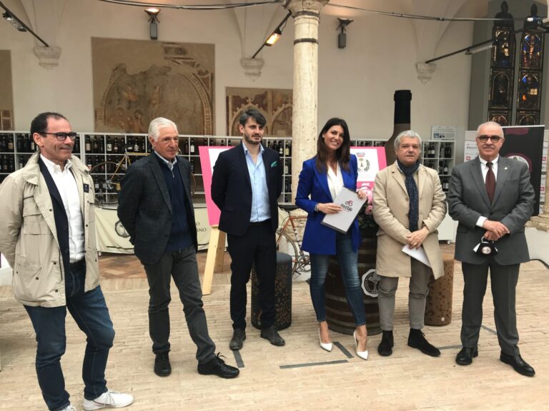 Aspettando il Giro d’Italia. A maggio tante iniziative per sportivi e appassionati tra Montalcino e Siena