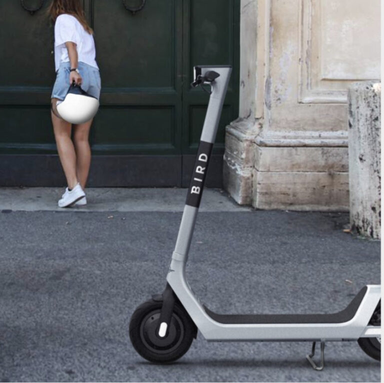 Sicurezza stradale, incentivo casco per i monopattini: 30 euro di bonus