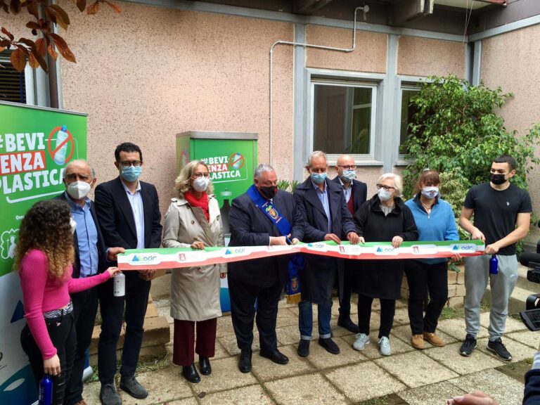 #bevisenzaplastica, casa dell’acqua e 300 borracce per gli studenti di Grosseto