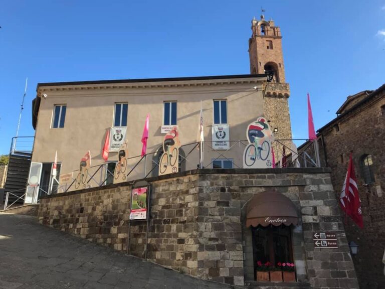 Il Giro d’Italia torna in Toscana. Montalcino con il Brunello e Siena protagoniste della corsa Rosa