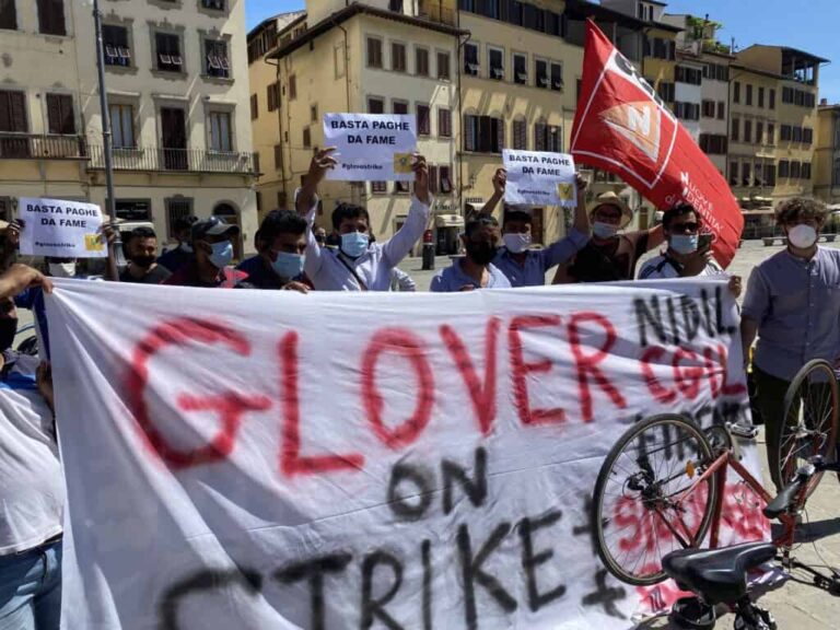“Basta paghe da fame”. Sciopero e protesta dei riders a Firenze contro Glovo