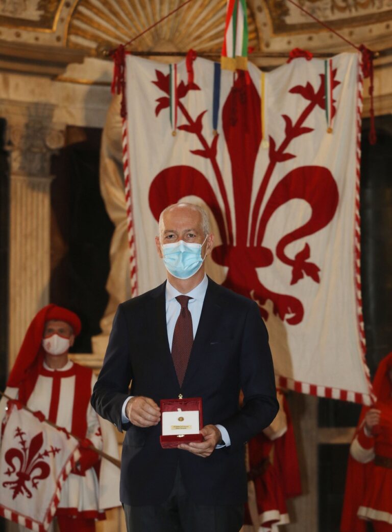 Il Fiorino d’oro della città di Firenze al prefetto Franco Gabrielli, «Legame indissolubile con la città»