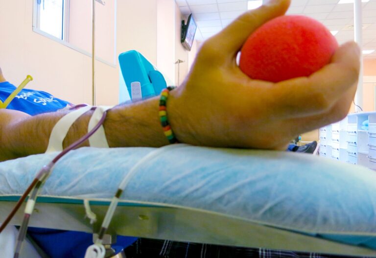 Serve più sangue, l’appello di Avis Toscana: «Venite a donare»