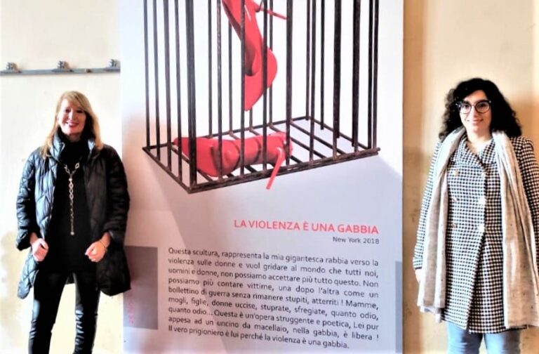 La violenza è una gabbia. L’opera di Izzo in tour per scuotere le coscienze