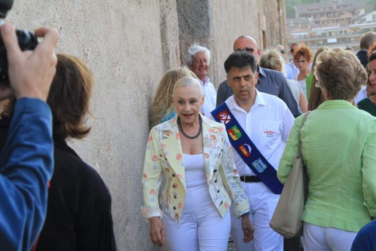 L’Argentario dice addio a Raffa. La Maremma e il mar Tirreno avevano ispirato la Carrà