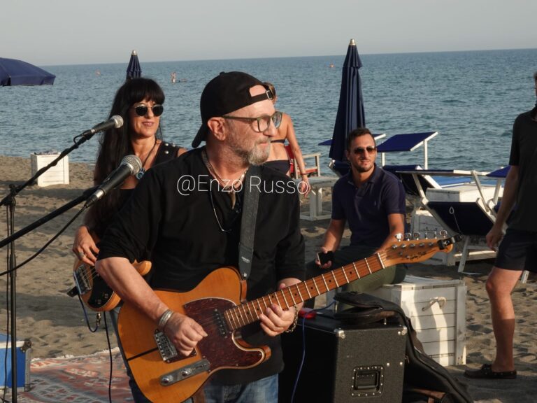 Sergio Caputo all’Ultima Spiaggia sulle note dei mitici anni 80