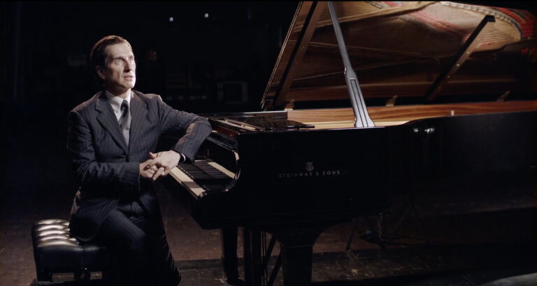 Gershwin Solo, all’Estate Fiesolana lo spettacolo cult del pianista e attore Hershey Felder