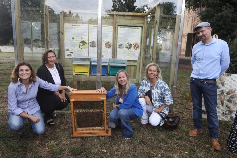 Firenze per le api, a Villa Favard installato un nuovo apiario per tutelare la biodiversità