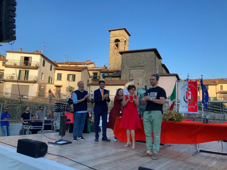 Fabrizio Boccingher campione del mondo di forgiatura. L’Italia trionfa al 10° Campionato del mondo di arte fabbrile a Stia