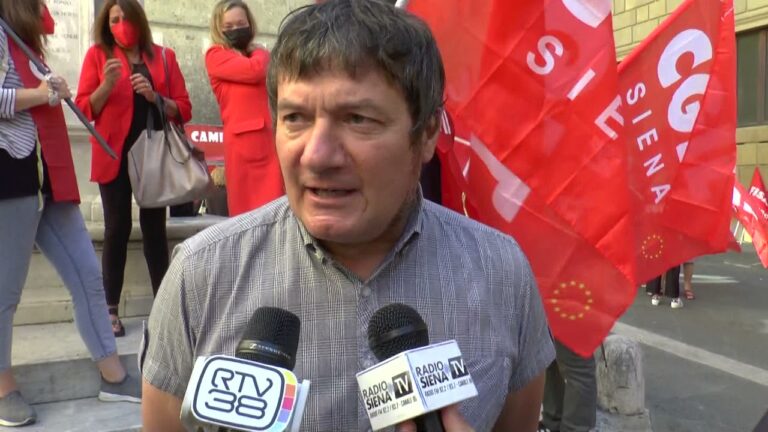 Mps, presidio a Siena. I sindacati: «Unicredit? una catastrofe»