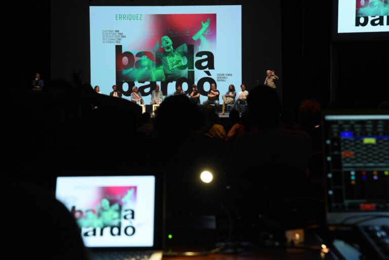Fan da tutta Italia a Firenze per l’inaugurazione della targa in ricordo di Erriquez