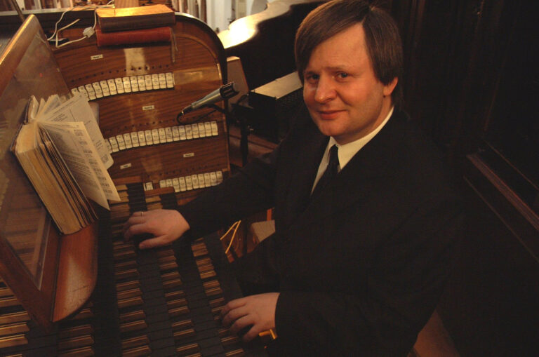 Da Bach a Louis Vierne, l’organista Roman Perucki ospite del festival Mercoledì Musicali