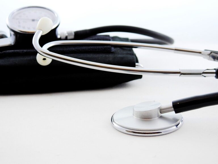 Malore per un medico nel Senese: sindacati, i carichi di lavoro sono insostenibili