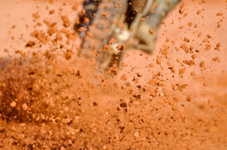 Motocross nel cuore proibito del Parco Nazionale dell’Arcipelago Toscano. Legambiente: «Situazione di impunità non più tollerabile»