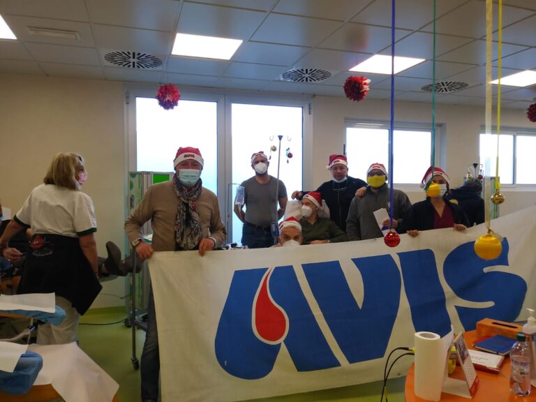 Una donazione di sangue sotto l’albero con Avis Taverne e Arbia