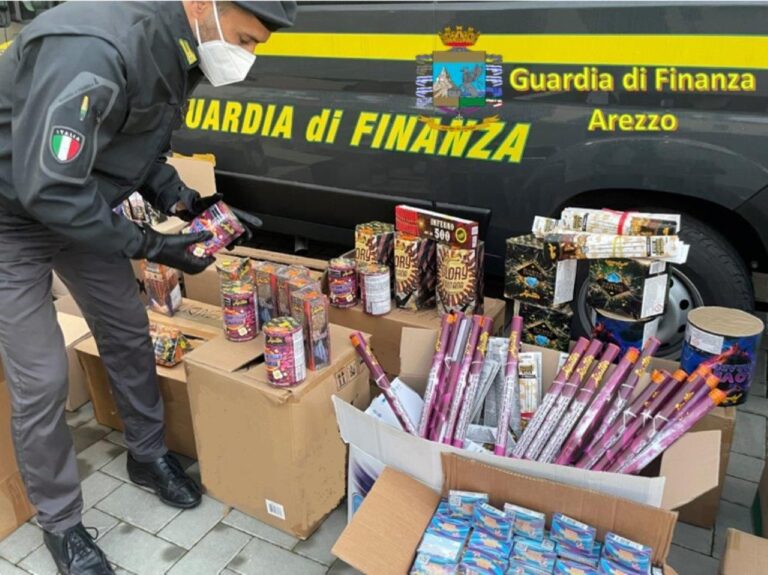 Fiamme gialle sui fuochi d’artificio, maxi sequestro della Gdf nell’aretino