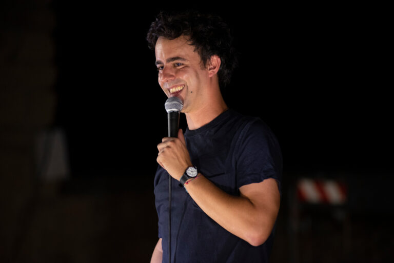 Teatro Puccini Comedy Show, Luca Ravenna sul palco con una nuova versione dello spettacolo cult “Rodrigo Live”