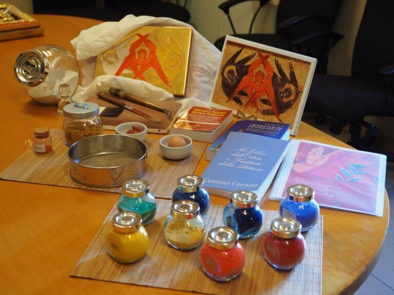 Polveri colorate e materiali preziosi, al via a Firenze il corso di pittura iconografica