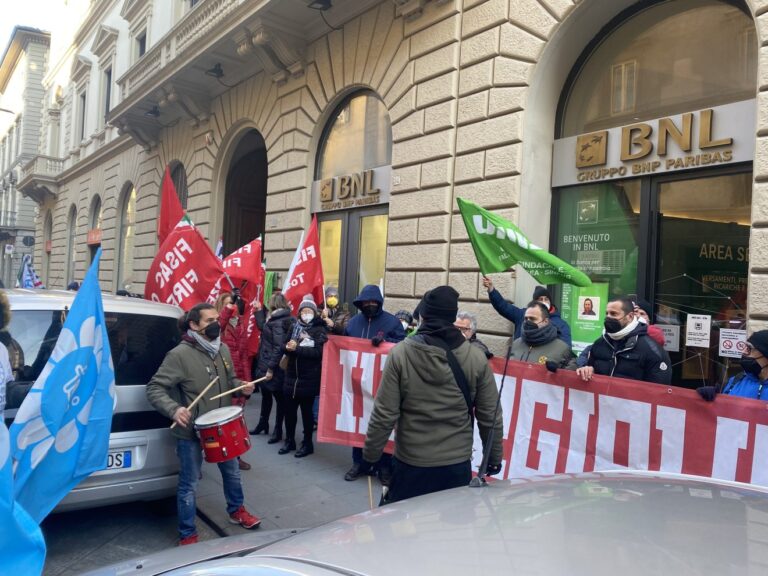 I lavoratori di Bnl in sciopero. Chiudono tre filiali in Toscana. Una trentina le esternalizzazioni