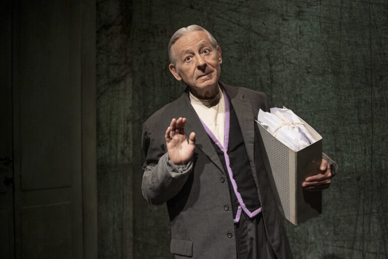 Leo Gullotta è “Bartleby lo scrivano” nell’adattamento di Francesco Niccolini