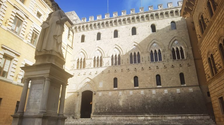 La primavera di Montepaschi e di Siena. La politica e lo scontro per la banca