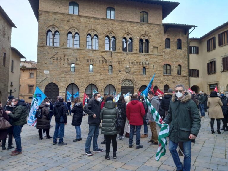 Cinquecento addetti della Cassa di Risparmio di Volterra in sciopero
