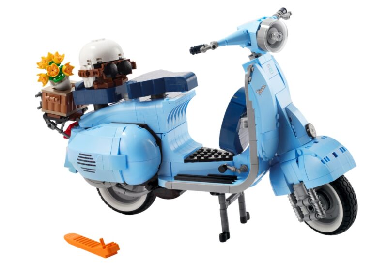 Lego celebra Vespa, icona Made in Italy