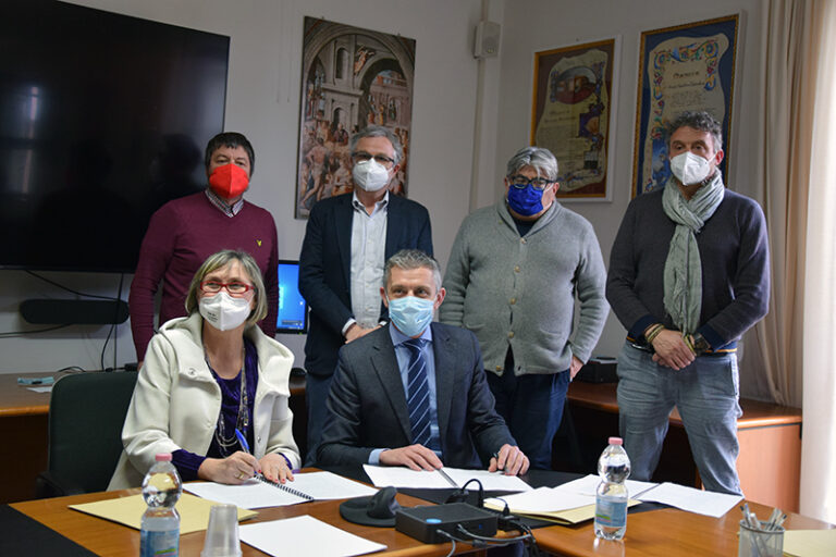 Appalti per l’Ospedale Le Scotte, c’è l’accordo per la tutela dei lavoratori
