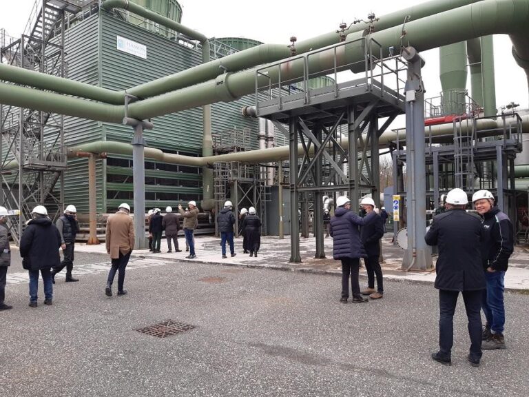 Impatto geotermia. Col teleriscaldamento la famiglia toscana risparmia fino al 40%, le industrie arrivano al 90