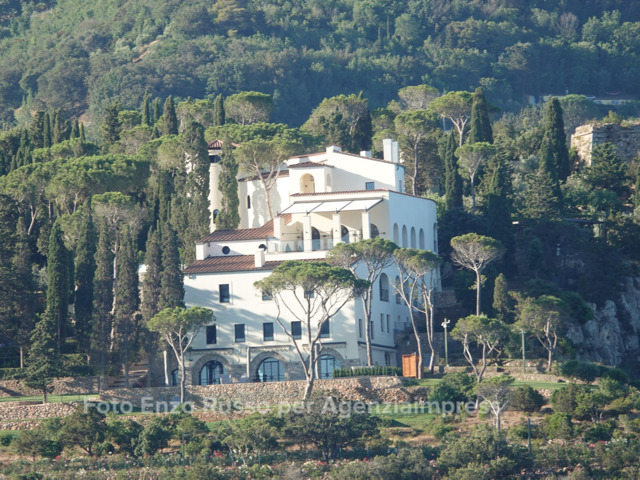 Gli oligarchi e i rubli in Toscana: società e prestanomi per sfuggire alle sanzioni